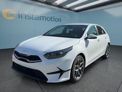 Weiß Neu 2025 Kia Ceed Kleinwagen | 28.249 € (Etwas zu teuer)
