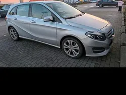 Silber Gebraucht 2016 Mercedes B200 Van / Kleinbus | 16.850 €