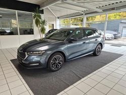 Grau Gebraucht 2022 Skoda Octavia Clever Kombi | 21.490 € (Guter Preis)