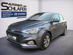 Grau Gebraucht 2019 Hyundai i20 Trend Limousine | 9.980 € (Fairer Preis)