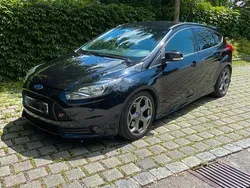 Schwarz Gebraucht 2013 Ford Focus Sport Limousine | 8.400 € (Guter Preis)