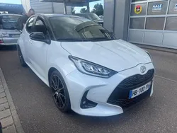 Weiß Gebraucht 2025 Toyota Yaris Sport Limousine | 29.900 € (Etwas zu teuer)