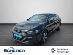 Grenadillschwarz metallic (metallic) Gebraucht 2024 VW Passat IQ Drive Kombi | 32.920 € (Guter Preis)