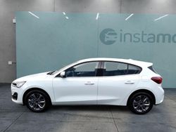 Weiß Gebraucht 2024 Ford Focus Limousine | 21.499 € (Guter Preis)