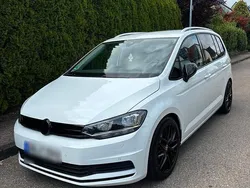 Weiß Gebraucht 2019 VW Touran IQ Drive Van / Kleinbus | 19.000 € (Fairer Preis)