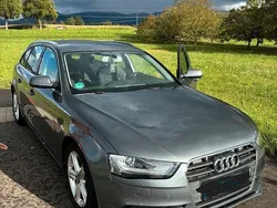 Grau Gebraucht 2015 Audi A4 Attraction Kombi | 14.500 € (Fairer Preis)