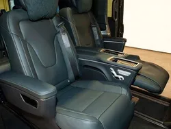 Schwarz Neu 2024 Mercedes V300 Van / Kleinbus | 114.121 € (Teuer)