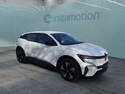 Weiß Gebraucht 2022 Renault Mégane Equilibre Limousine | 21.480 € (Teuer)