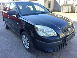 Schwarz Gebraucht 2007 Kia Rio EX Limousine | 1.100 € (Fairer Preis)