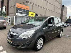 Karbongrau/technical grey Gebraucht 2012 Opel Meriva Van / Kleinbus | 7.300 € (Etwas zu teuer)