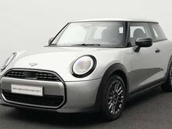 Grau Gebraucht 2024 Mini Cooper Classic Kleinwagen | 25.303 € (Guter Preis)