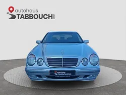 Grau Gebraucht 2001 Mercedes E200 Classic Limousine | 7.999 €