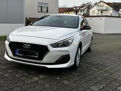 Weiß Gebraucht 2018 Hyundai i30 Trend Limousine | 12.700 € (Fairer Preis)