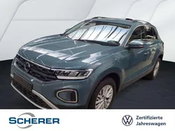 Blau (metallic) Gebraucht 2024 VW T-Roc Life SUV | 22.600 € (Guter Preis)