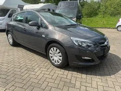 Grau Gebraucht 2015 Opel Astra Selection Limousine | 5.650 € (Fairer Preis)