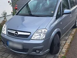 Grau Gebraucht 2006 Opel Meriva Van / Kleinbus | 3.750 € (Etwas zu teuer)