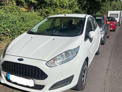 Weiß Gebraucht 2016 Ford Fiesta Trend Kleinwagen | 6.990 € (Fairer Preis)