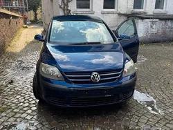 Blau Gebraucht 2006 VW Golf V Limousine | 2.600 € (Guter Preis)