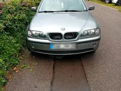 Grau Gebraucht 2004 BMW 320 Kombi | 2.100 €
