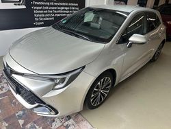 Silber Gebraucht 2024 Toyota Corolla Team Limousine | 23.990 € (Guter Preis)