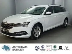 Moonweiß perleffekt (metallic) Gebraucht 2021 Skoda Superb Ambition Kombi | 21.870 € (Fairer Preis)