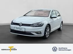 Weiß Gebraucht 2018 VW Golf VII Highline Limousine | 14.260 € (Guter Preis)