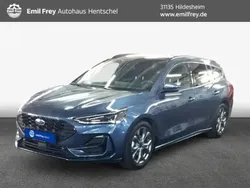 Blau Gebraucht 2024 Ford Focus ST-Line Kombi | 25.500 € (Guter Preis)