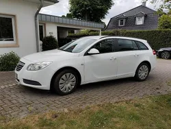 Weiß Gebraucht 2009 Opel Insignia Kombi | 2.350 € (Guter Preis)