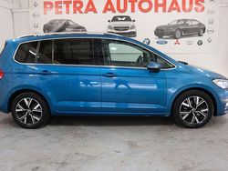 Blau Gebraucht 2021 VW Touran Highline Van / Kleinbus | 17.999 € (Guter Preis)