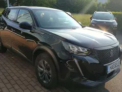 Onyx schwarz Gebraucht 2020 Peugeot 2008 Active SUV | 17.900 € (Etwas zu teuer)
