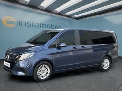 Blau Gebraucht 2024 Mercedes EQV300 Van / Kleinbus | 53.199 € (Teuer)