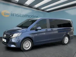 Blau Gebraucht 2024 Mercedes EQV300 Van / Kleinbus | 53.199 € (Teuer)