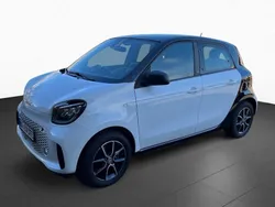 Weiß Gebraucht 2022 Smart ForFour Electric Drive Kleinwagen | 11.900 € (Fairer Preis)