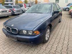 Blau Gebraucht 2001 BMW 520 Limousine | 2.500 € (Superpreis)