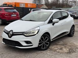 Weiß Gebraucht 2019 Renault Clio IV Intens Limousine | 4.900 € (Superpreis)
