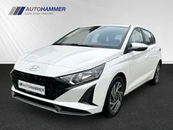 Atlas white / sol Gebraucht 2025 Hyundai i20 Trend Limousine | 20.490 € (Fairer Preis)