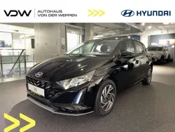 Phantom black (schwarz) Neu 2024 Hyundai i20 Trend Limousine | 20.490 € (Fairer Preis)