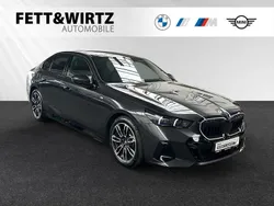 Sophistograu brillanteffekt metallic Gebraucht 2024 BMW 520 M Sport Limousine | 51.390 € (Guter Preis)