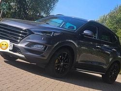 Grau Gebraucht 2019 Hyundai Tucson Premium SUV | 17.599 € (Fairer Preis)