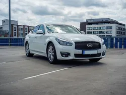 Weiß Gebraucht 2015 Infiniti Q70 Premium Limousine | 18.500 €