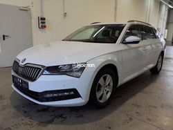 Weiß Gebraucht 2023 Skoda Superb Ambition Kombi | 20.575 €