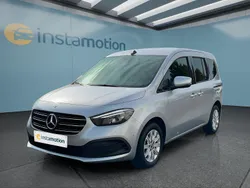 Silber Gebraucht 2023 Mercedes T180 Van / Kleinbus | 29.149 € (Etwas zu teuer)