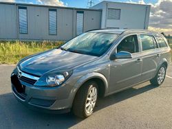 Grau Gebraucht 2006 Opel Astra Kombi | 2.300 € (Etwas zu teuer)