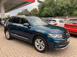 Blau Gebraucht 2023 VW Tiguan Elegance SUV | 32.500 € (Fairer Preis)