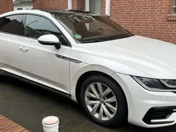 Weiß Gebraucht 2020 VW Arteon R-line Coupé | 20.000 €