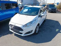 Frostweiß Gebraucht 2017 Ford Fiesta Titanium Kleinwagen | 8.499 € (Fairer Preis)
