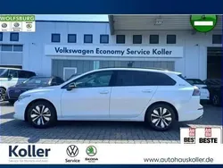 Weiß Gebraucht 2024 VW Golf VIII Goal Kombi | 29.370 €
