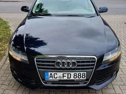 Blau Gebraucht 2011 Audi A4 Ambition Kombi | 7.600 € (Guter Preis)