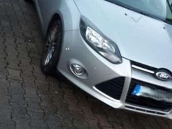 Silber Gebraucht 2011 Ford Focus Kombi | 5.099 € (Fairer Preis)