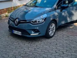Grau Gebraucht 2018 Renault Clio IV LIMITED Kleinwagen | 8.600 € (Fairer Preis)
